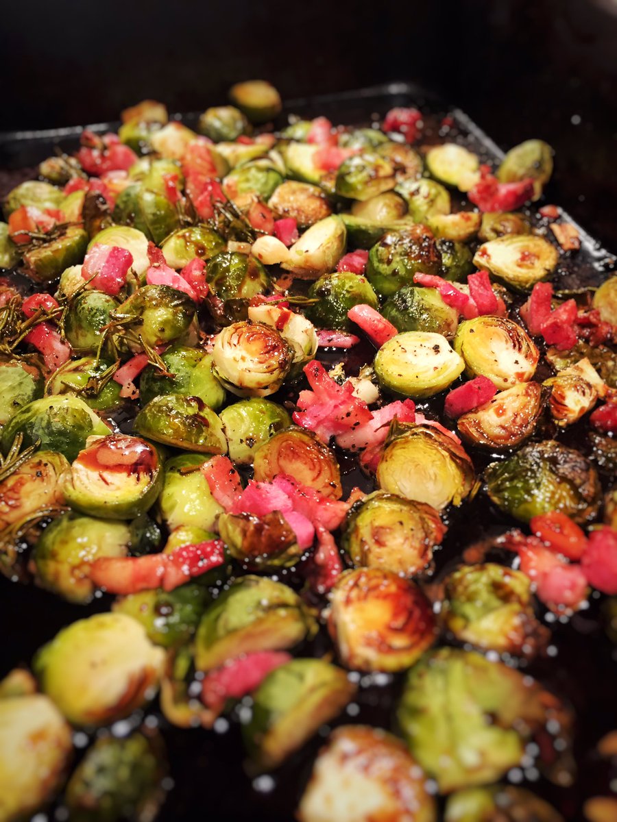 TRFoodie's tweet photo. Bacon balsamic Brussels sprouts. #Foodie #foodblogger #foodblog #brusselsprouts https://t.co/bFNkYYtIB8