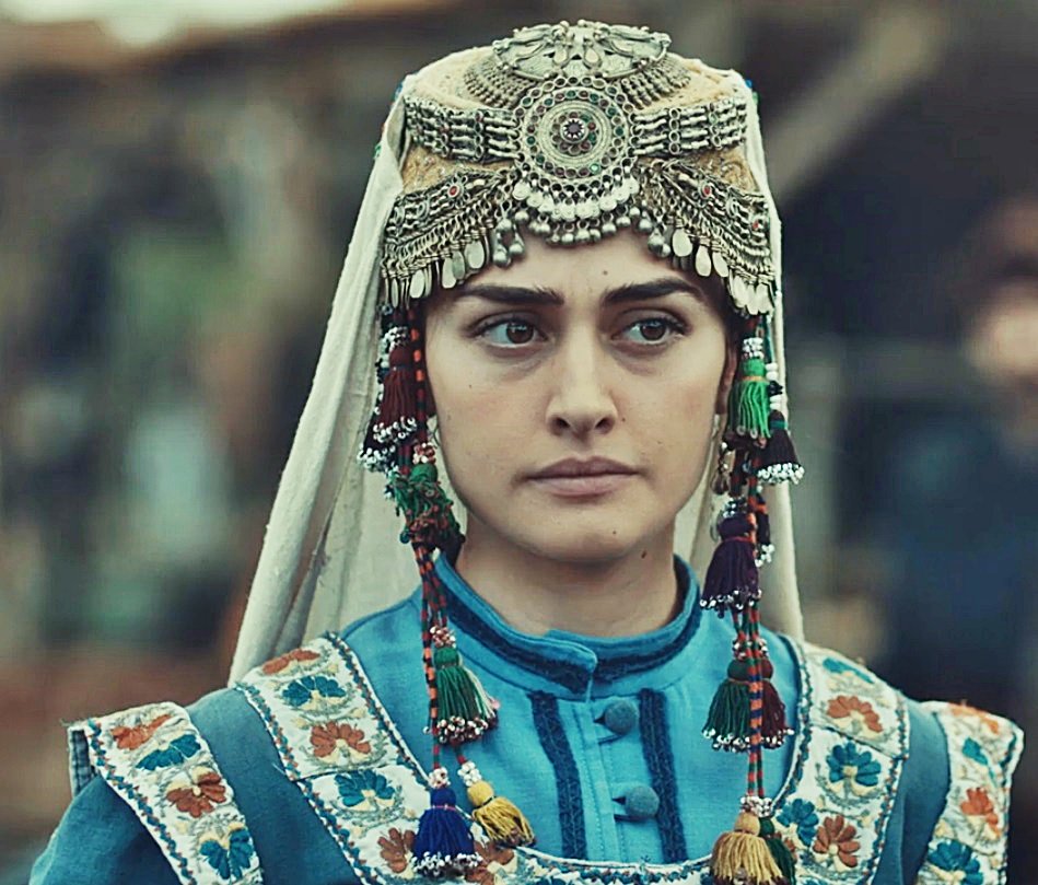 HalimeSsultan's tweet photo. "Kem söz gelecekse senin tatlı dilinden gelsin Ertuğrul.Bunca vakittir erimsin,ne kem sözünü işitmişliğim ne yüreğimi incitmişliğin vardır." https://t.co/tnGYM1lntM