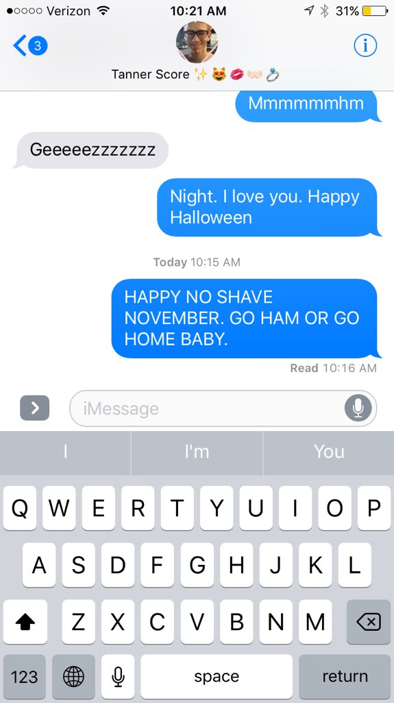 nadiascore's tweet photo. I'm such a supportive gf.. #leftmeonread https://t.co/wWk6ZEDfUW
