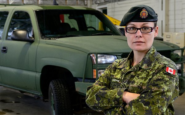 3CdnDiv3DivCA's tweet photo. Une sortie au cinéma inspire une femme à s’enrôler dans la Réserve  #Soldat3Div #EmploisDansLaRéserve https://t.co/UaDfhdfpNW https://t.co/HyuC2HsFfz