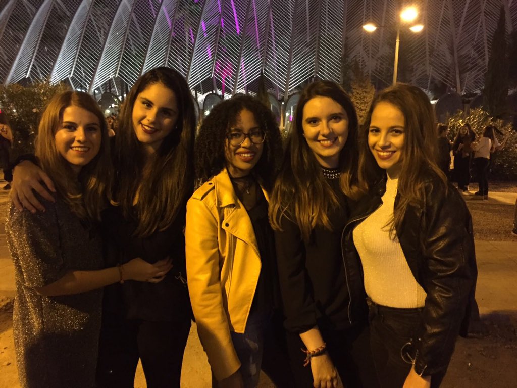 lgilcantos_lu's tweet photo. Os quiero tanto 💗💗💗 https://t.co/eLnO9RSm4J
