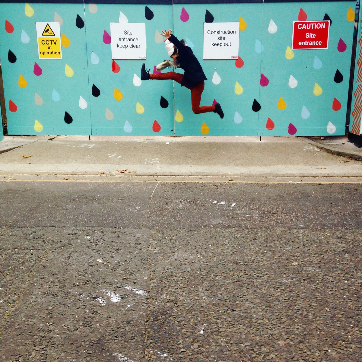 Float_Art's tweet photo. Wait for the drop #streetartlondon #hackneywick #floatart https://t.co/2uShSXnDWj
