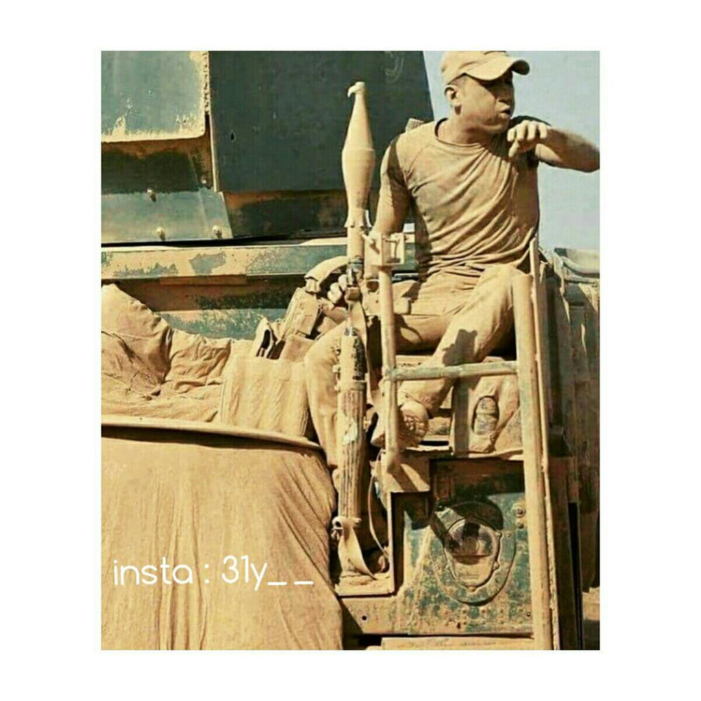 :
#اچلح 
إيٍ #اچلح 
وبتراب #الوطن أسبح 
واحط روحــي بحلگ #شاجور 
واصف الـ #فشگ 
واتمرجح 
إيٍ اچلح 
 #انتصاراتنا_ذهبيه