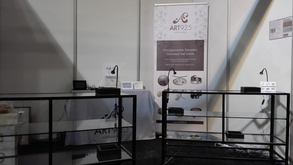 artisan925's tweet photo. The stand is almost ready, a few photos and of course some gorgeous jewellery. Will you visit us in Groot Ammers? https://t.co/hsJDtDclzr