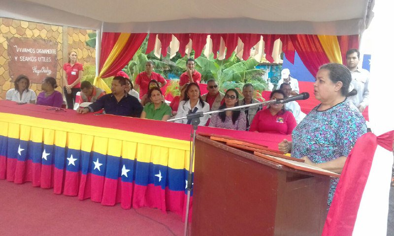 mineducacion_ve's tweet photo. Viceministra @gtorodelara inauguró el IEE Simón Bolívar en #Anzoátegui https://t.co/AdgoD402GU