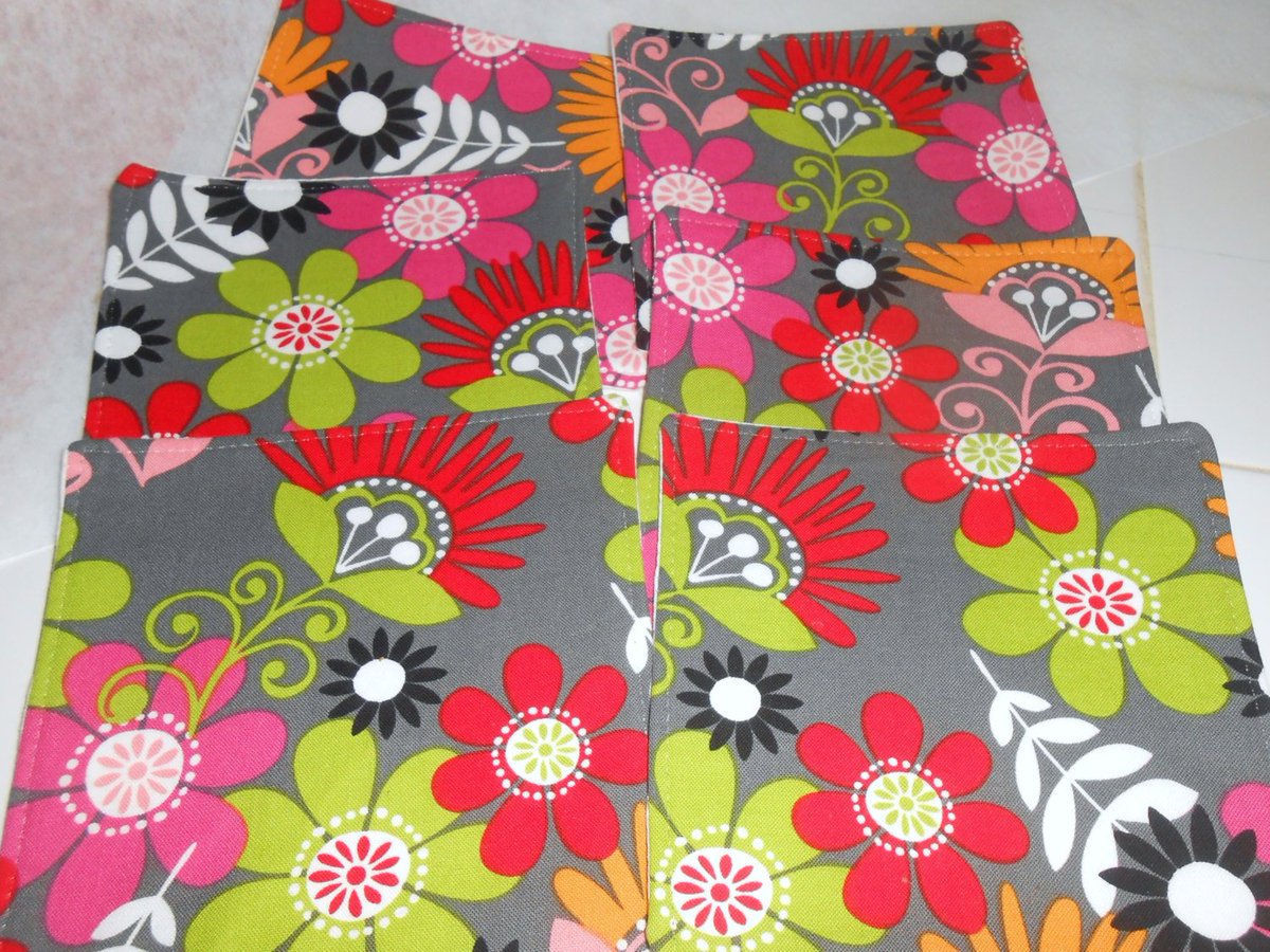 coldstreamcraft's tweet image. Retro Floral, Fabric Coaster, Set of 6, mug rug, coaster set, floral coaste… etsy.me/1Q2KdxB #Etsy #ModDecor