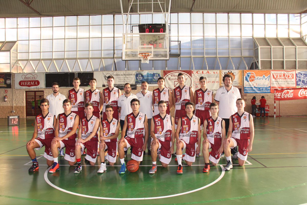 domingocano69's tweet photo. Buen trabajo con #CyL01 este puente. Muchas gracias a los clubes de @FBCyL y por supuesto a @DiegoMateosleon y a @Alvaro_Rosales_ https://t.co/NlC33zaoCn