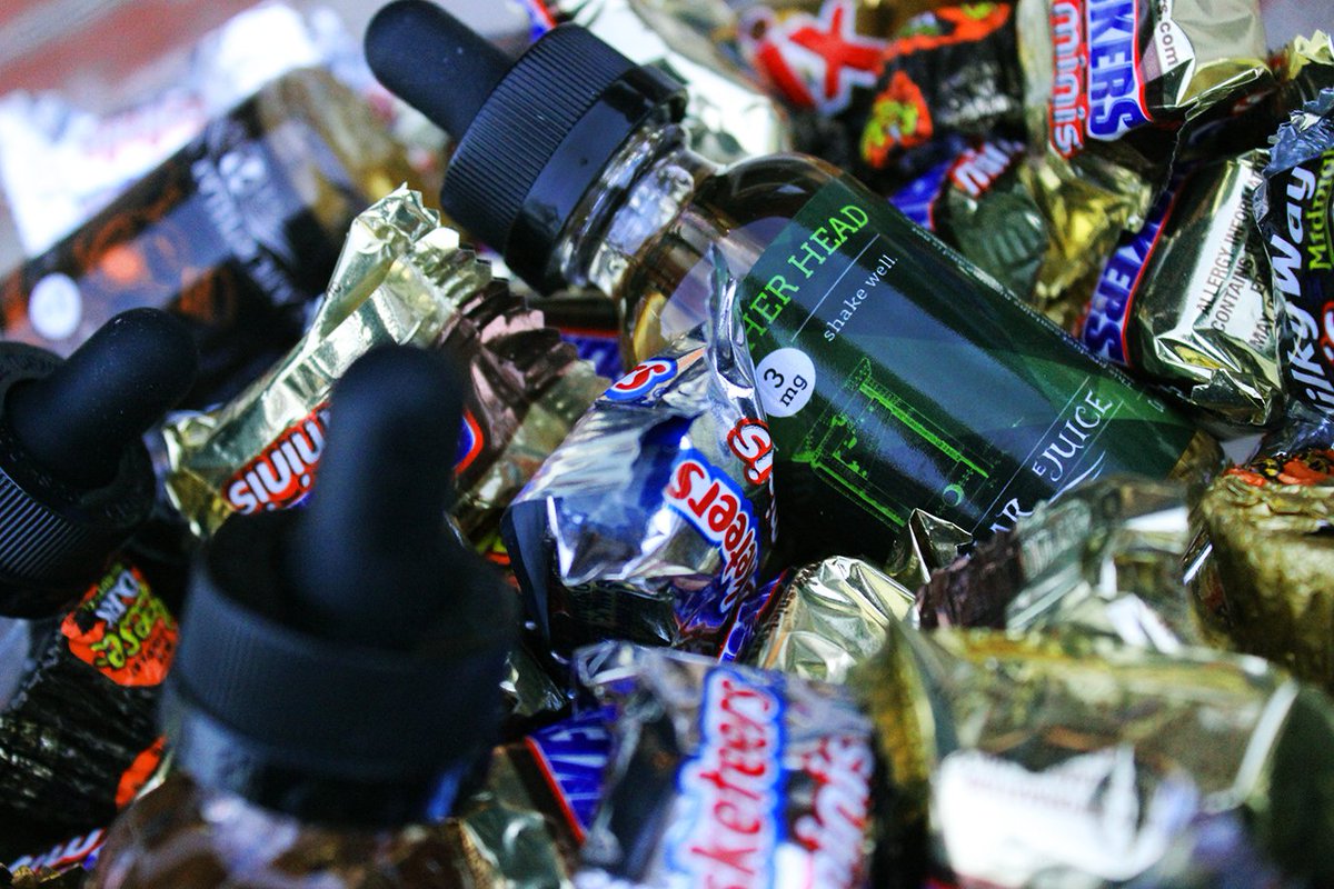 CaterpillarEj's tweet photo. Leftover #candy is the only good thing about Nov 1st. #sugarcoma #sweettooth #TuesdayThoughts #vapelife #VapeOn https://t.co/lPAd31k3Ry