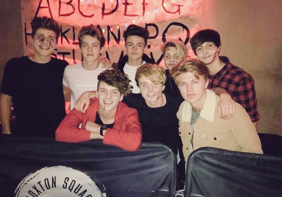 WWCHARLIEJONES_'s tweet photo. RT!RT!

Some recent photos of @CharlieJones + OA and @NewHopeClub ! 

EXCITING COMP ANNOUNCED ON FRIDAY TO WIN CJ SIGNED ITEMS! 

@erhello https://t.co/PAvxnEU3Xw