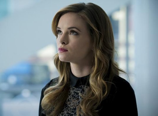TheFlashZone_sp's tweet photo. ¡Hoy, porfín veremos más Killer Frost en #TheFlash! ¿Nos volverá a sorprender @dpanabaker? ⚡❄ https://t.co/zQlPZklpL1