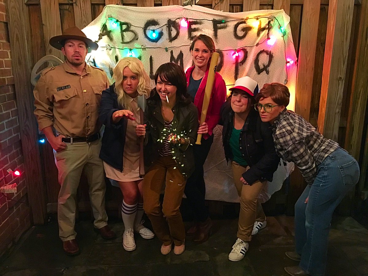 Stream_Queens's tweet photo. PS - Happy Halloween! Love, the @Stream_Queens 👻 #StrangerThings #BarbLivesMatter https://t.co/zcAJhQNhtz