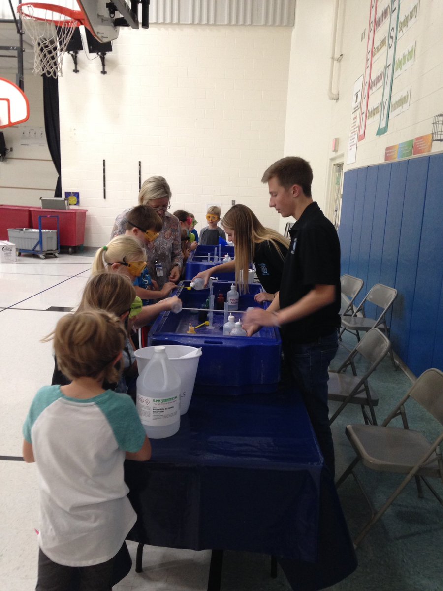 mbugg2's tweet photo. Exploring chemistry with COSI on Wheels today! I https://t.co/EpTouCXSgL