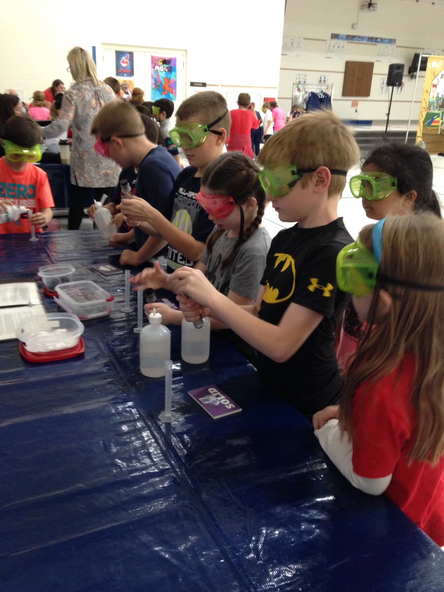 mbugg2's tweet photo. Exploring chemistry with COSI on Wheels today! I https://t.co/EpTouCXSgL