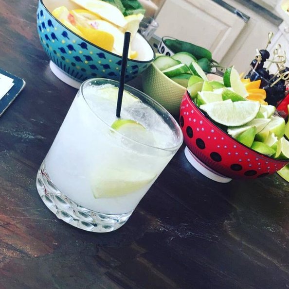 palmshotelmiami's tweet photo. #Wunderhour is the best hour! Join us @ WunderBar every day from 4-6pm for $5 Special Bites, $6 Beers, $7 Wines, $8 Wunder Drinks #happyhour https://t.co/X79rspVYk2