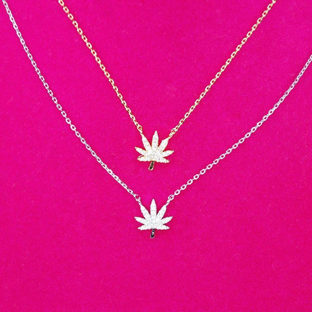 webeonpoint's tweet photo. “Fancy Leaf” Weed Leaf Necklace
https://t.co/zwZjAxm53g
#weed #necklace #jewelry https://t.co/AsWpB7EBzM