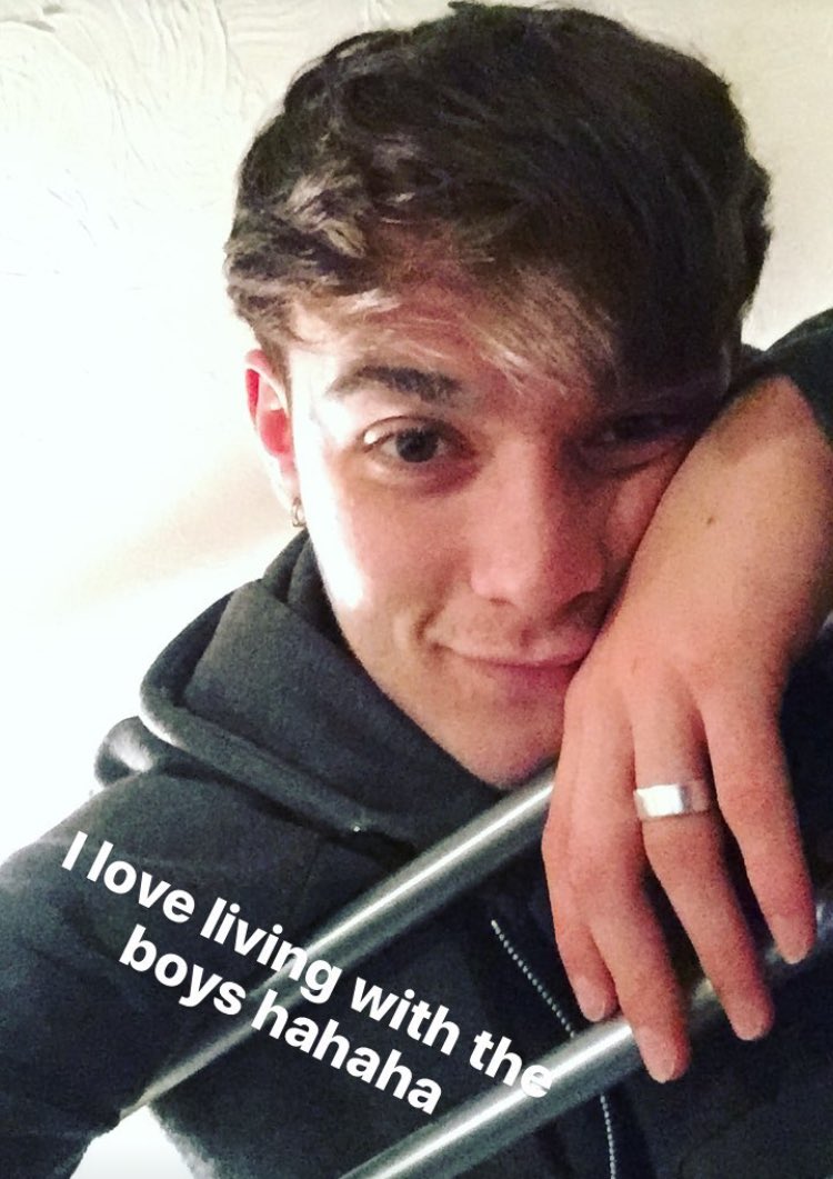 RoadTripUpgrade's tweet photo. Rye✨ https://t.co/J4MlJ8Jl1o