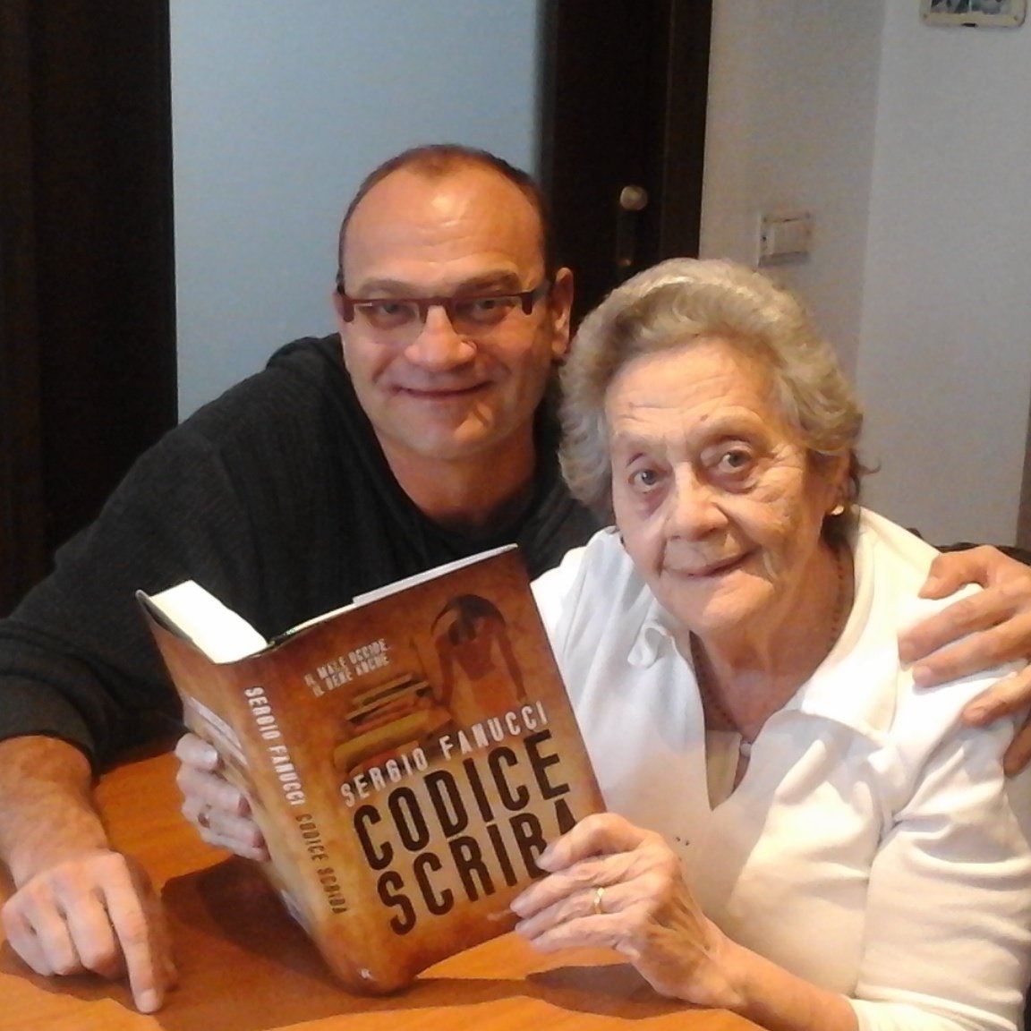 SergioFanucci's tweet photo. A mia madre per i suoi 81 anni #Codicescriba @rizzolilibri #thriller #libri #nuoveuscite il #3novembre Auguroni! https://t.co/ozQHQb5YKR