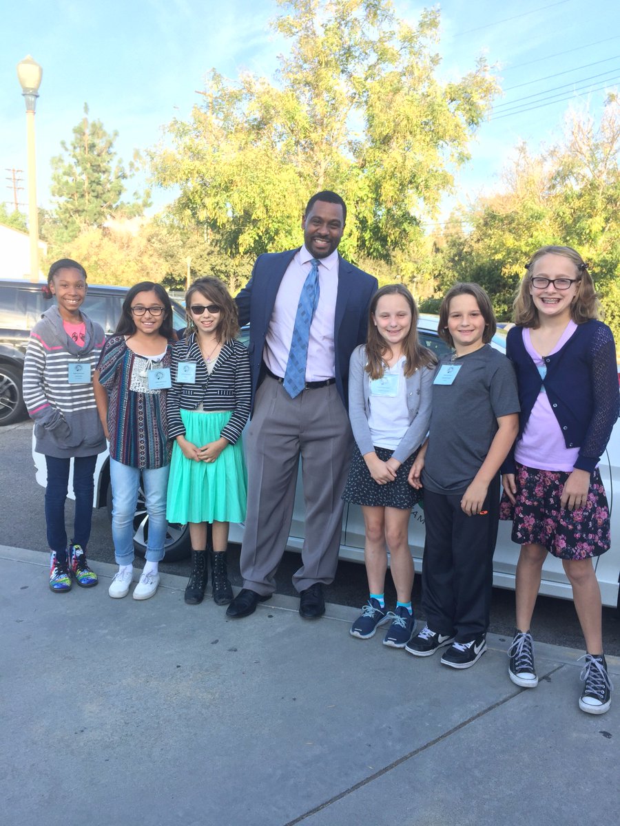 DrSmithNCES's tweet photo. More photos from our Principal for a Day visit with LaWayne Williams. Thank you for being a part of our NCES family. https://t.co/w0SD5bXkLH