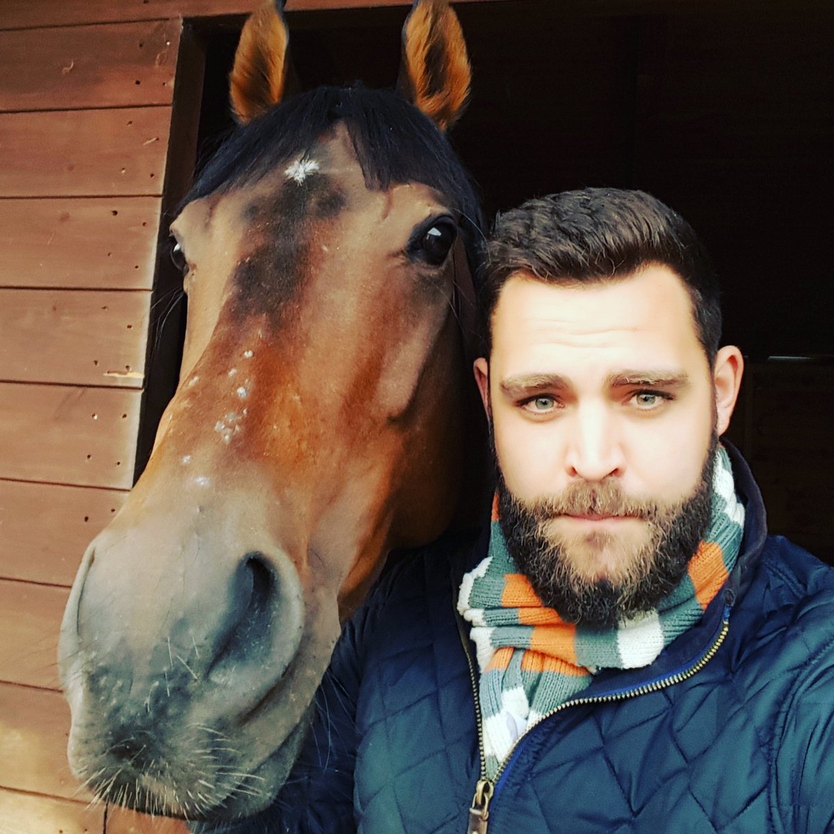 longshotscott's tweet photo. Lovely day with these beauties. Thanks to @MickApplebyUK and @mrlcath for having us! 👍🏇❤ #ClassicPursuit #AstraHall https://t.co/tqseZ1aa8i