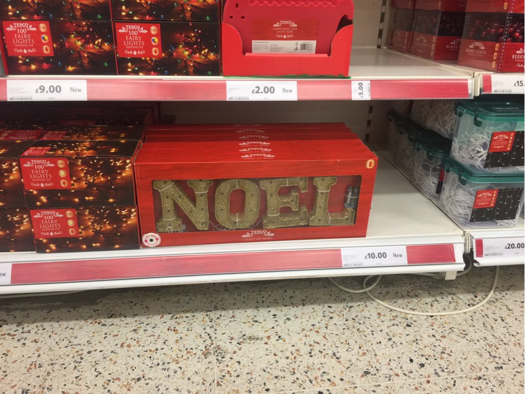 There are not many (wo)men who can get their names in lights @MarketingArgyll @buthbheagcandle #NoJamie #NoSimon