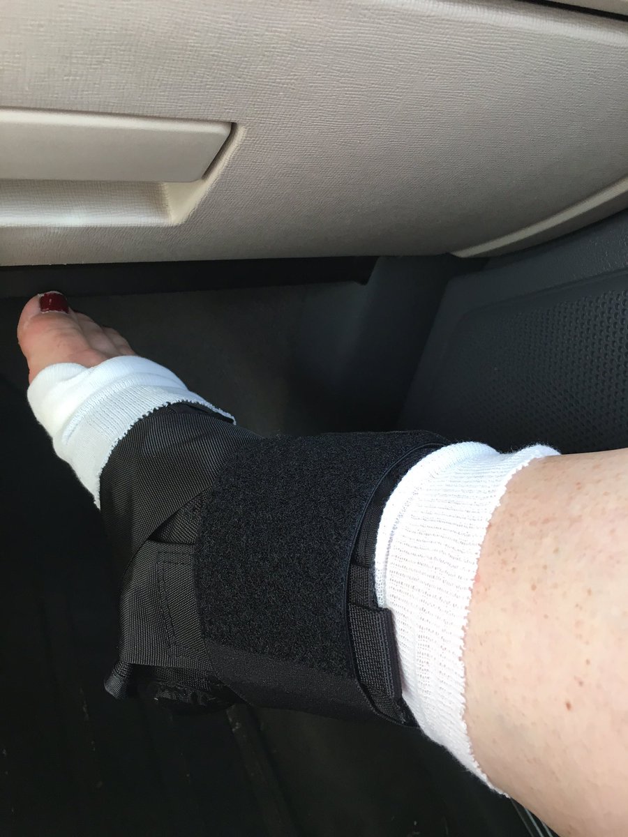 GailMahurin's tweet image. This is why I delayed the doctor for 6 months #NoMoreFlipFlops 😡😪