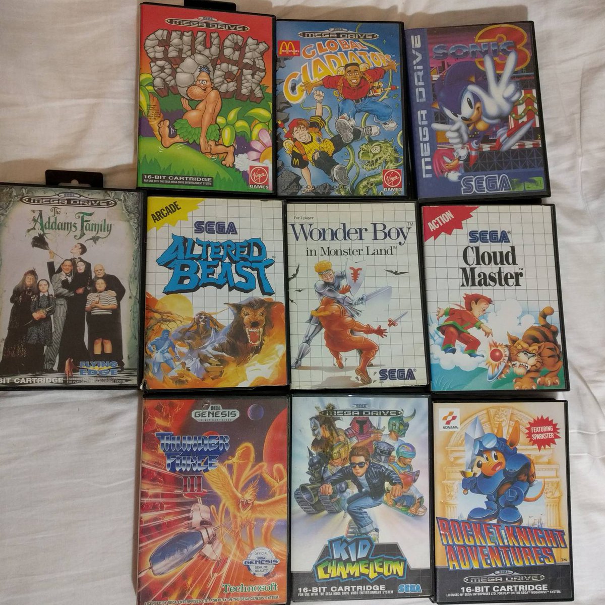 KeydeeGamerBoy's tweet photo. Mes achats #RGC2016 si vous avez manqué le live #RetroGamerBoy de ce soir ;) > à voir aussi sur instagram https://t.co/5FmqfoeLSM https://t.co/NmUtWBywm4