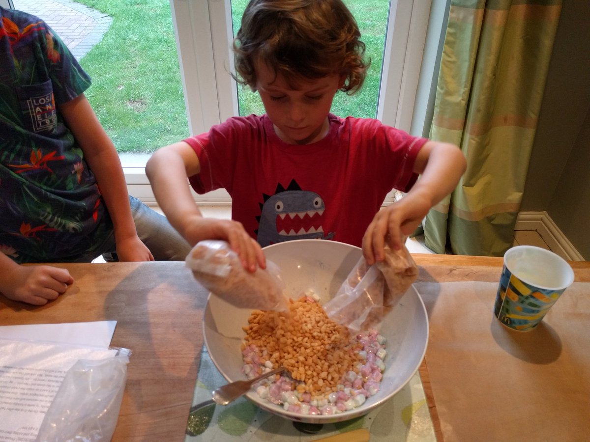 LewisNemo's tweet photo. @1M_MPS Max had a spooktacular time making his Monster Treats 👻 https://t.co/CYEnoRbfDV