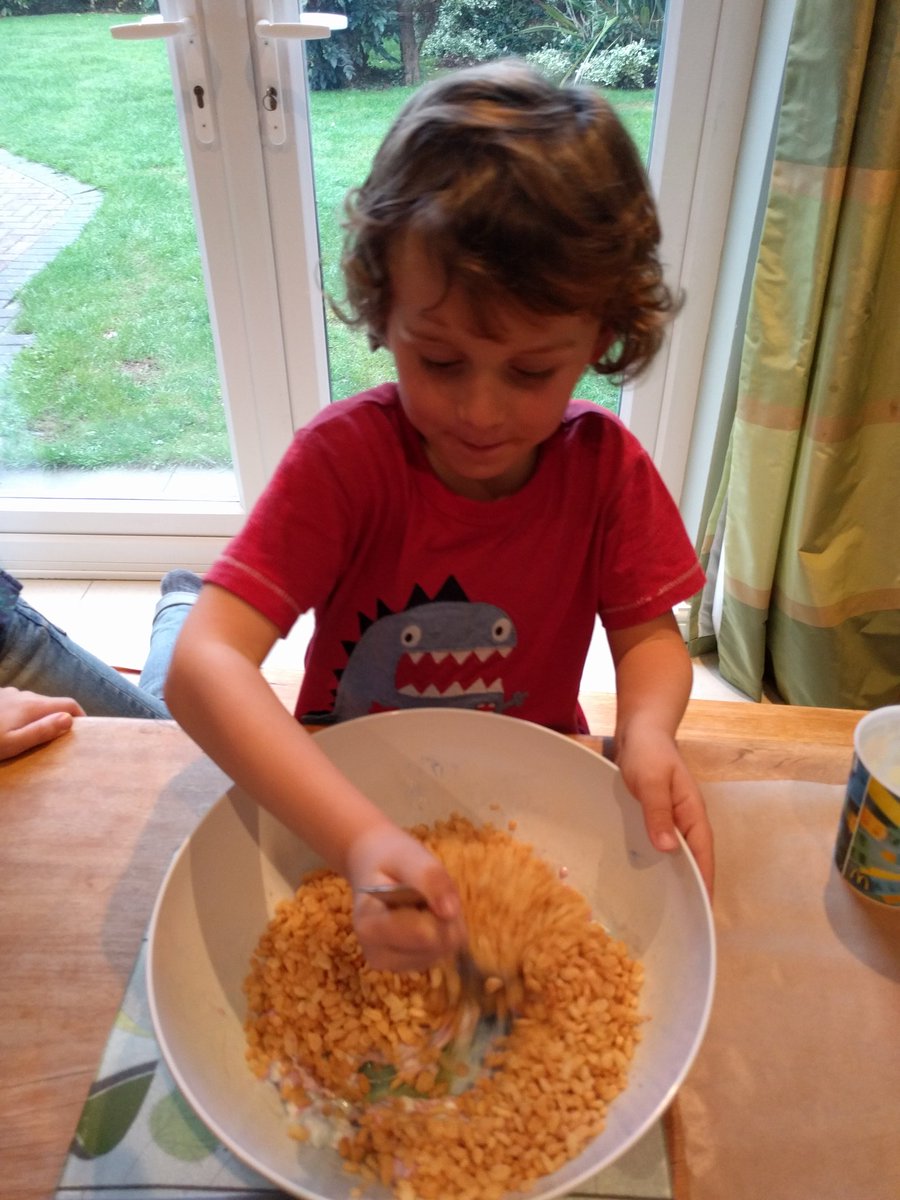 LewisNemo's tweet photo. @1M_MPS Max had a spooktacular time making his Monster Treats 👻 https://t.co/CYEnoRbfDV
