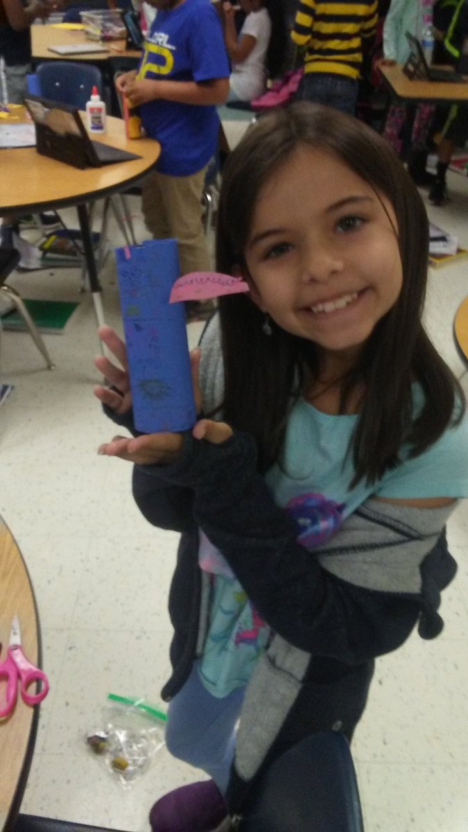 MrMyersTheTeach's tweet photo. Today: constructing totem poles like the Kwakiutl. So creative! #construct #socialstudies #NativeAmericans #4thgrade #HandsOnLearning https://t.co/c3KcUIWP4M