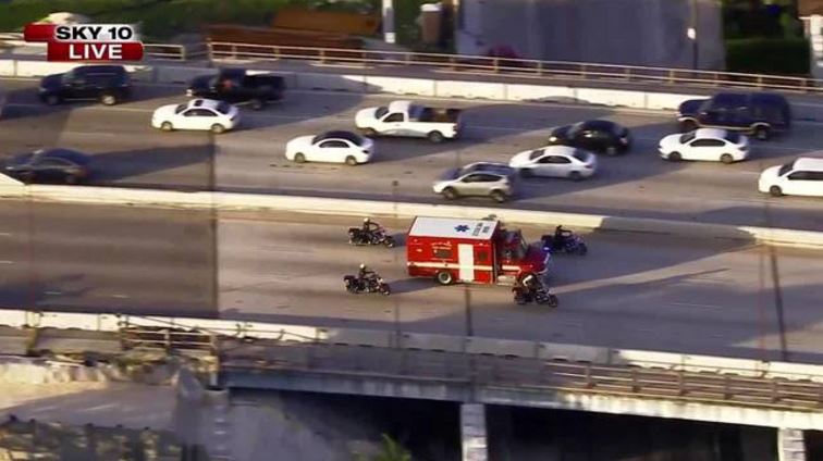 Miami police motorcycle officer killed in crash at southwest Miami-Dade intersection bit.ly/2ebod1e?utm_me… https://t.co/PxkDaJU7uy