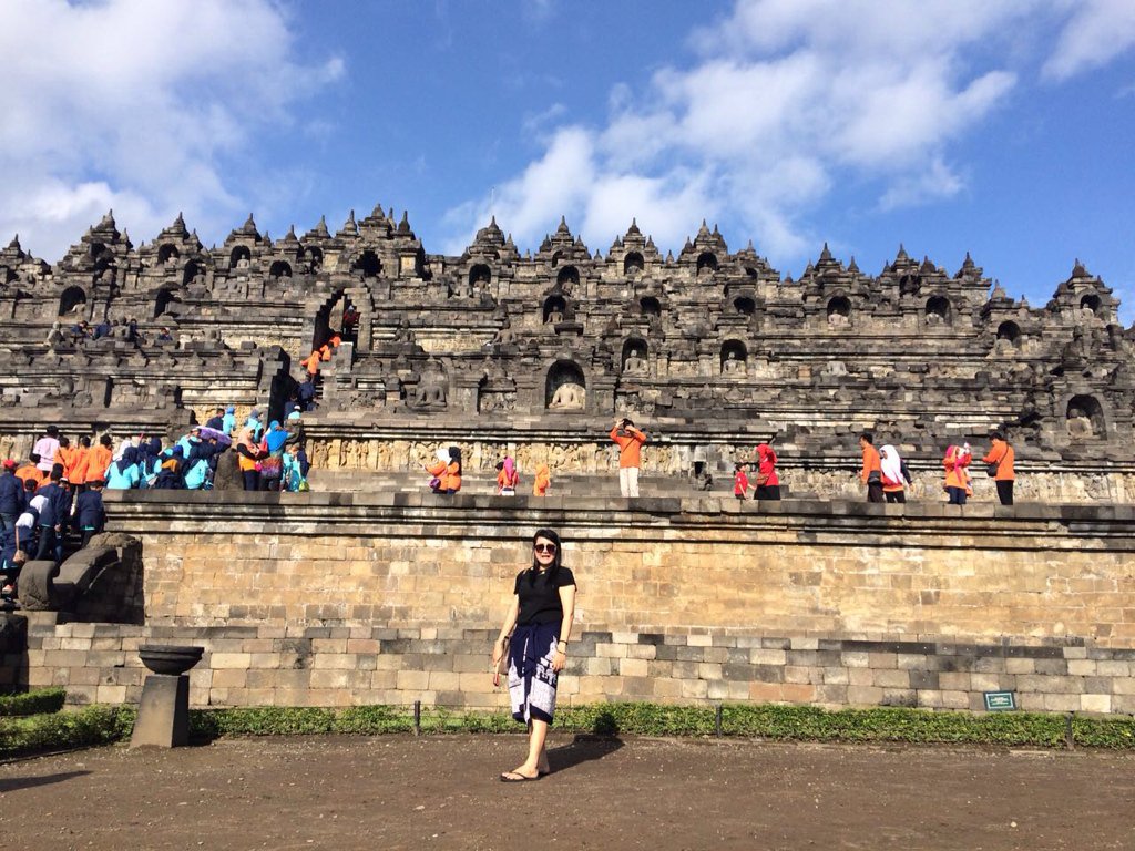Biar panas yg penting cekrek #borobudur #jogja #yogyakarta