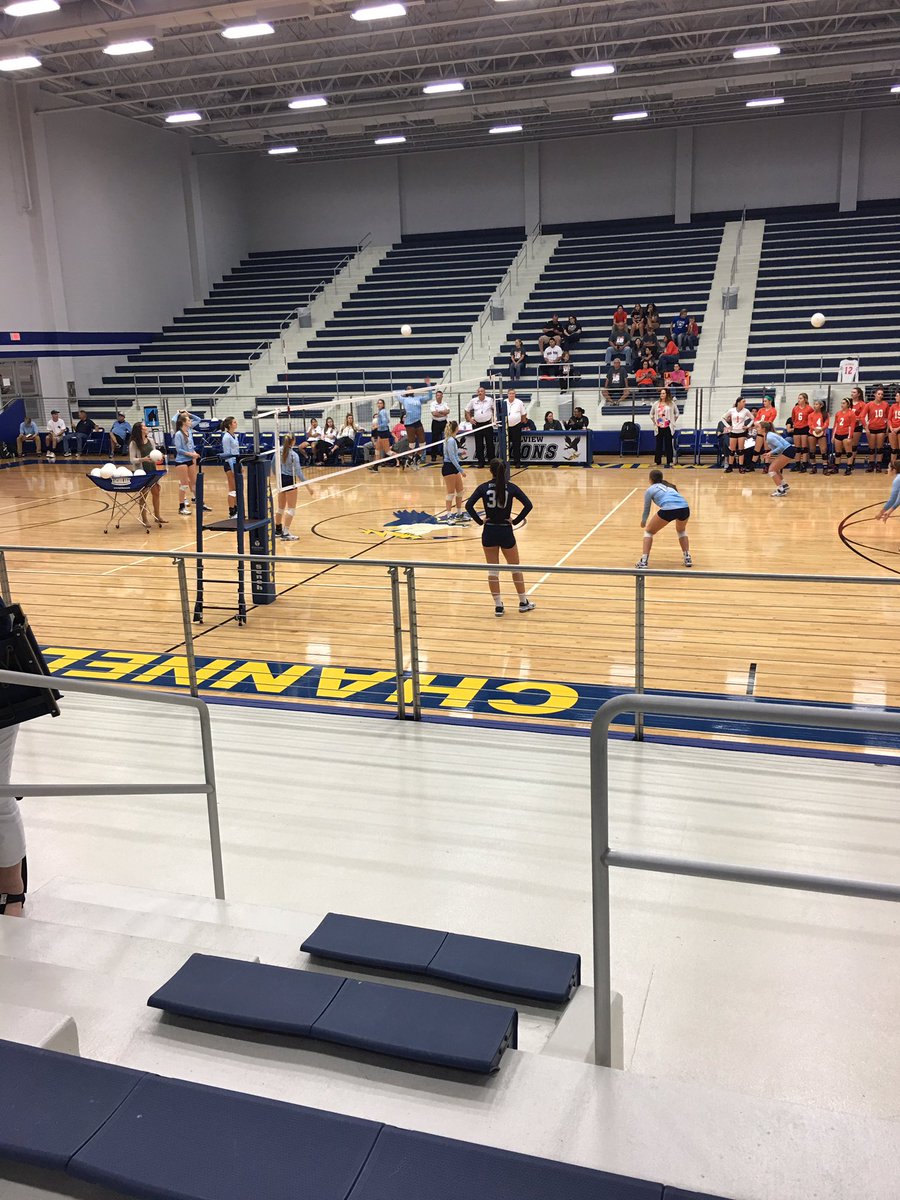 KHSGirlsXCTrack's tweet photo. Supporting @Kingwood_VB as they start their playoff run!! #allin https://t.co/vVGdWzhpgY