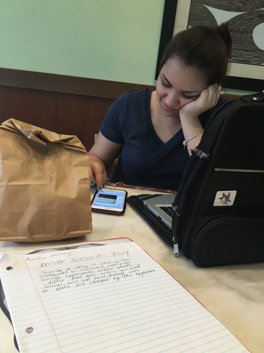 ItssAndreaa_'s tweet image. ces is such a good bff I love her so much #studydate#collegeessay 😢