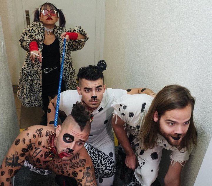 TeamJoeARG's tweet photo. ¡Cruella De Vil  y sus cachorros! https://t.co/fAREI8h7JI