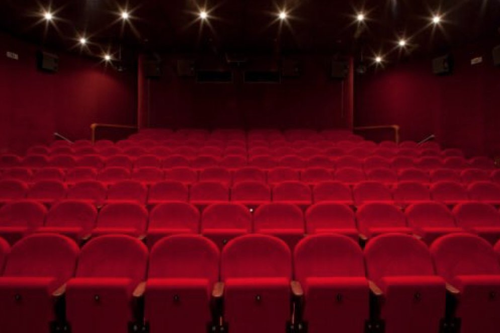 MeninistTweet's tweet image. my DMs vs my crush's DMs #DMYourCrushDay