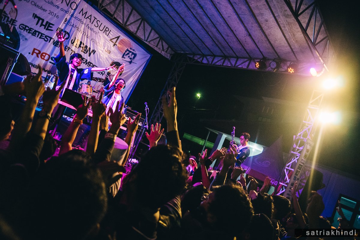 Satria_Khindi's tweet photo. photoset of @REDSHiFT_ID live at @MinoriUB is up!
kindly check out my page >> https://t.co/RFrdLEWwF0 << for full album! https://t.co/M1jwKB8fNm
