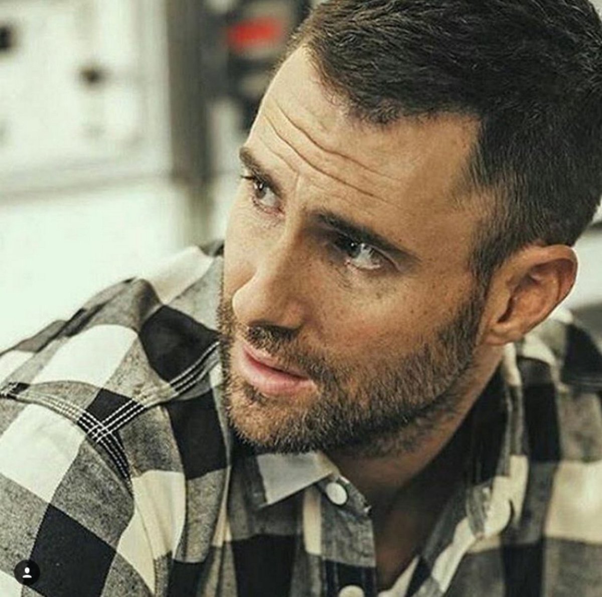 BellOtcaa's tweet photo. Goodbye Steven Shakespeare #adamlevine #maroon5 #SundayMorning #PhotoOfTheNight #WineWomenandFootball https://t.co/AHC2ktJ8b7