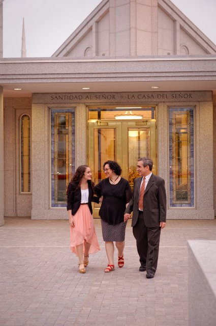 Sharinglights's tweet photo. "We are surrounded by such an astonishing wealth of light and truth...I wonder if we truly appreciate what we have." ~@UchtdorfDF

#LDSconf https://t.co/I0hL50ZUOY