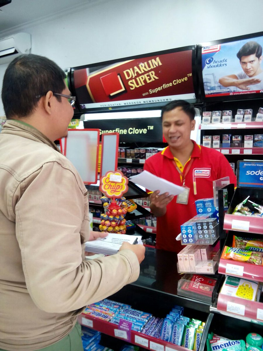 Pendistribusian srt edaran larangan kemasan styorofoam <a href="/ridwankamil/">Ridwan Kamil</a> @PemumBdg <a href="/Linmaskotabdg/">Linmas Kota Bandung</a> @bplh_kotabdg <a href="/Kec_Sukajadi/">Kecamatan Sukajadi</a> <a href="/DiskominfoBdg/">Diskominfo Kota Bdg</a>
