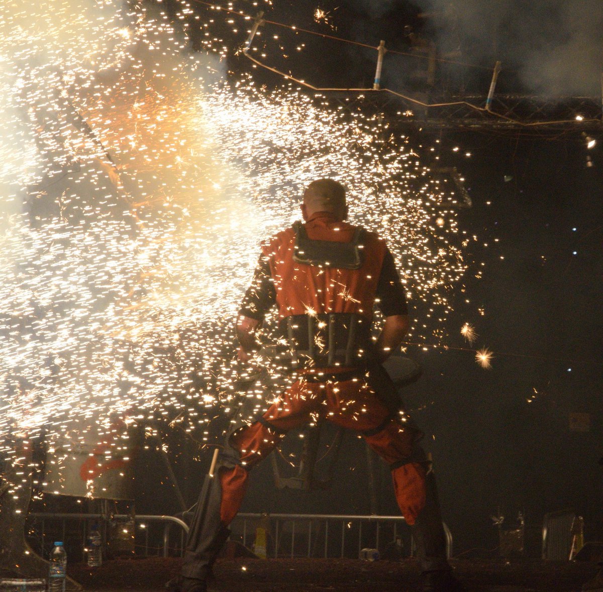 KateMYates's tweet photo. Les Commandos Percu :) #LightPool #fireworks #Lightpool2016 @icanhub #blackpoolilluminations @visitBlackpool #percussion #streetperformer https://t.co/1ANvQygVdJ