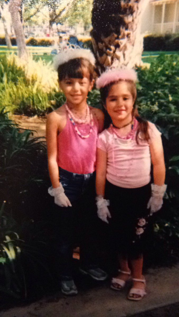 melicarenyo's tweet photo. When you realize you were best friends with a model... #whostherealmodel #princessmel #sofiajamora lol@mylife https://t.co/TFPbbUX8Ce