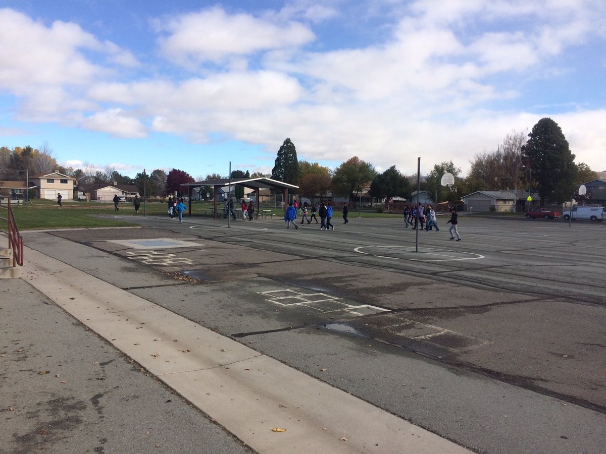 plamarca1's tweet photo. Physical Education at Dodson ES allows kids to get their wiggles out, teachers to co-plan, so all are ready for meaningful learning! https://t.co/dI1mWjb9vo
