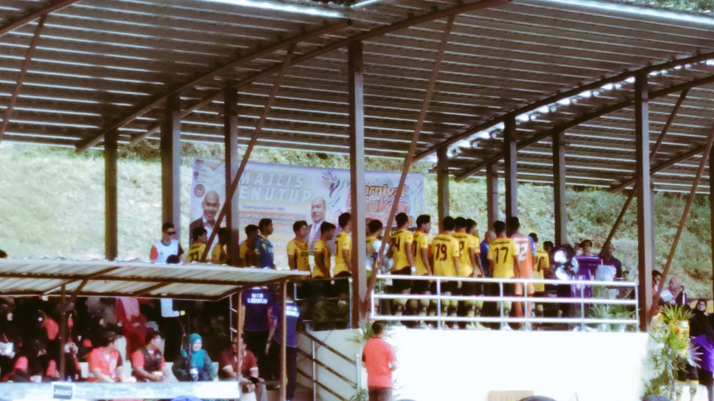 jspuitmkp's tweet photo. Alhamdulillah naib johan bola sepak dimenangi oleh negeri sembilan💁
#karisma2016 https://t.co/tFGowo1o36