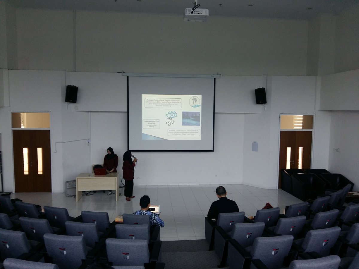 Yap! Ini presentasi Emergency Media kelompok ke-3 

Semangat kalian! 😉