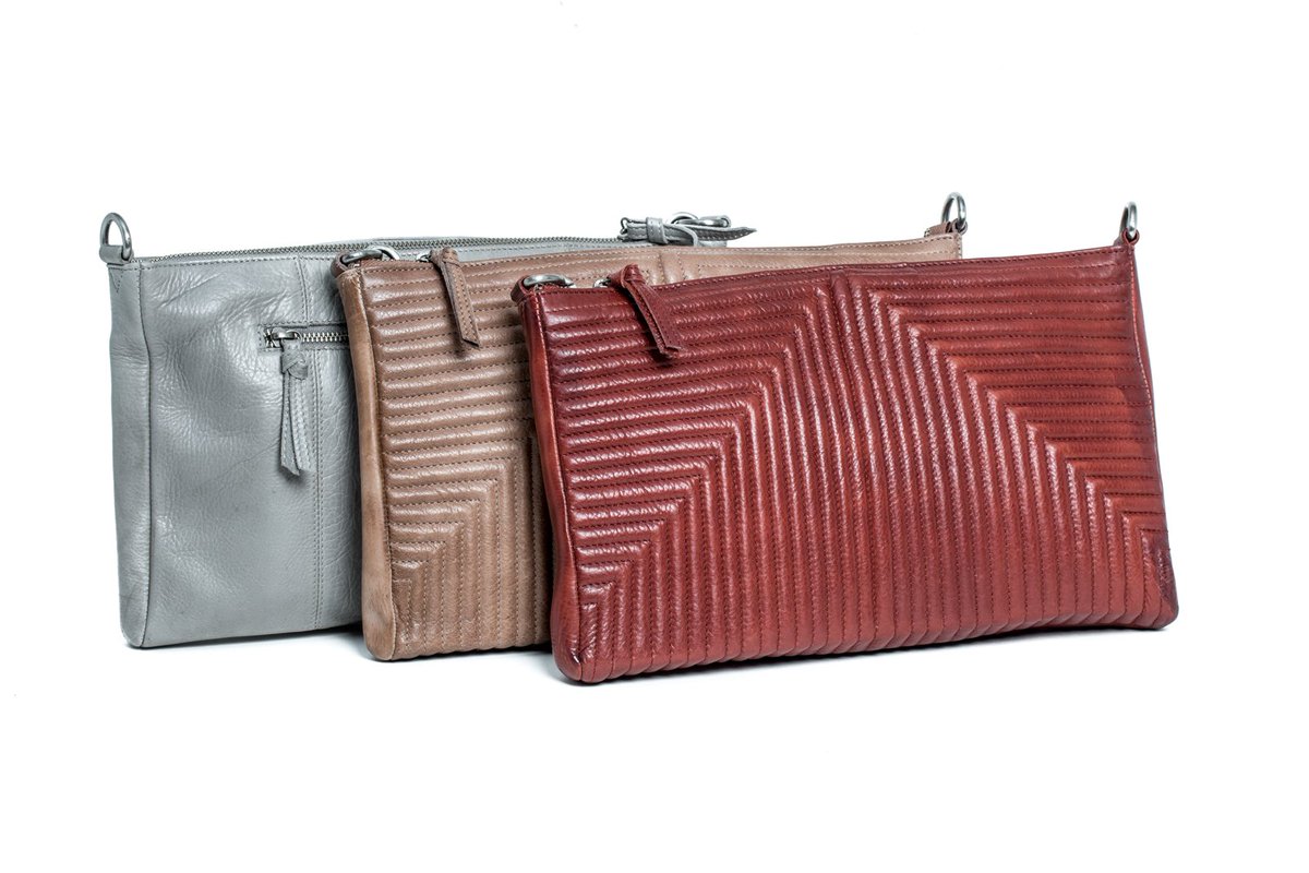 OranLeather's tweet photo. 'Annie'- is a gorgeous clutch/sling bag. Every girl needs one of these!!! #oranleather #ruggedhide #clutch #slingbag #bag https://t.co/Mi5Xlo5Ffu