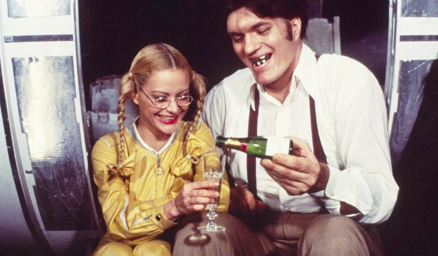 ドライゼ 在 Twitter 上 007私を愛したスパイ と 007ムーンレイカー の鋼鉄の歯を持つ殺し屋ジョーズ 長身で力もあるのでインパクトがあるが どこかマヌケで憎めないところも 笑 ムーンレイカーでは彼のラブロマンスも見られるという シリーズ中で最も高待遇