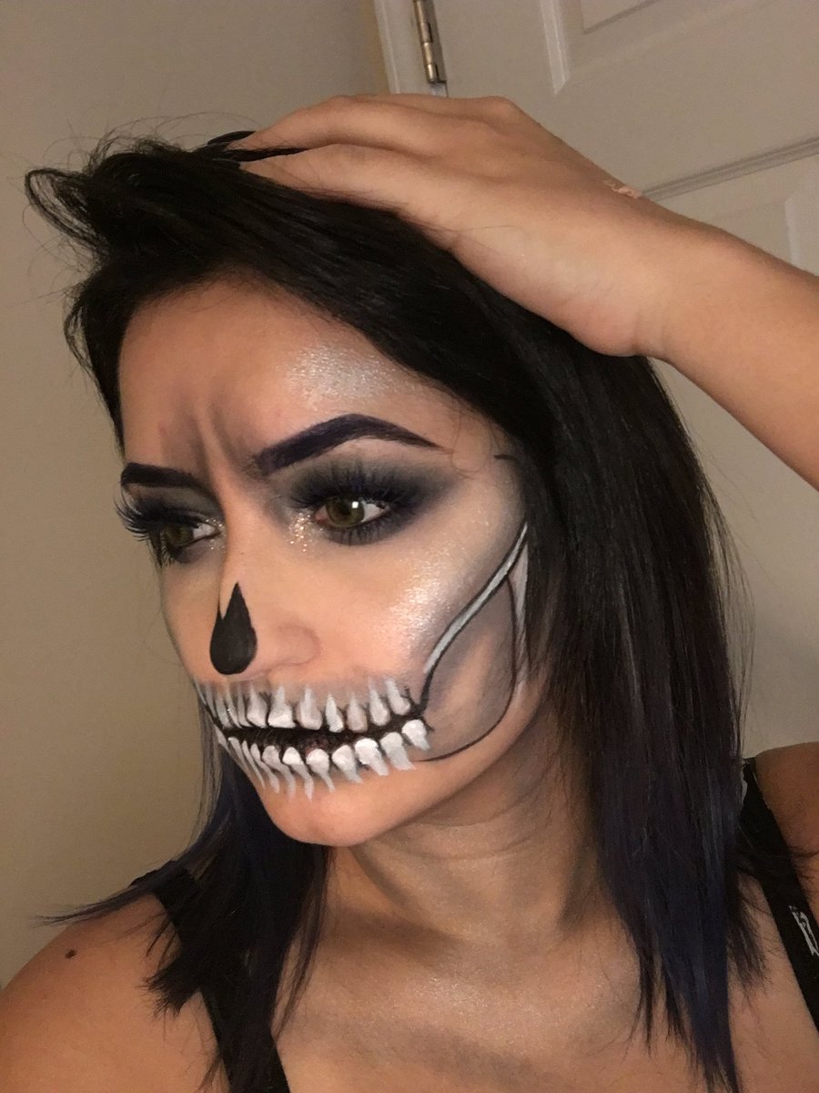 LipstickQuinn88's tweet photo. https://t.co/hsxvHRIcFt https://t.co/GCkDP3qob3