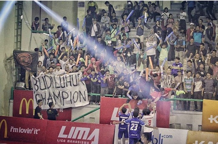 Kemeriahan &amp; Keceriaan OBL saat mendukung <a href="/futsal_UBL/">Futsal Budi Luhur</a> di babak final nasional <a href="/LIMAFutsal_/">LIMA Futsal</a> 2016 di Yogyakarta.
