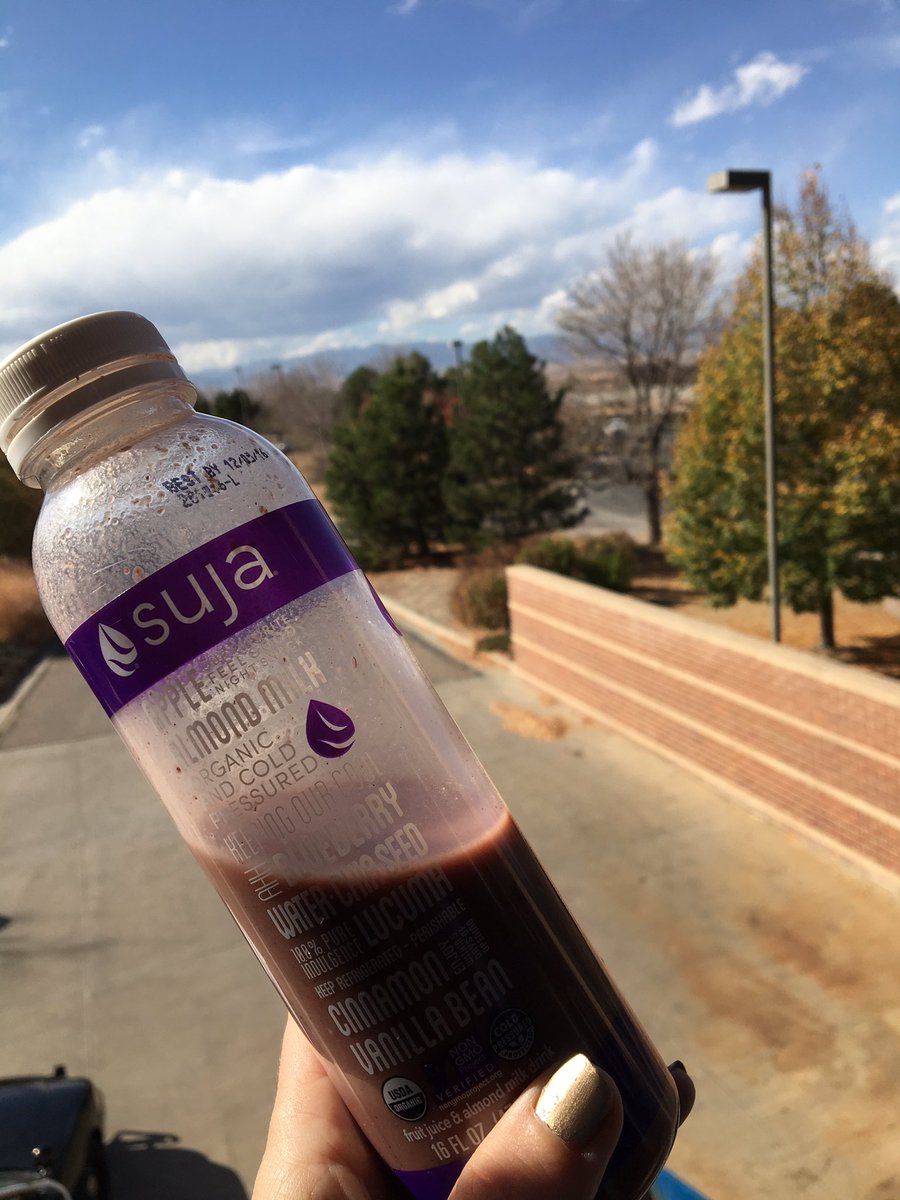 AmyMMitch's tweet photo. #dispatchlife #10hrshift #organic @SujaJuice https://t.co/X2uUepMg1f