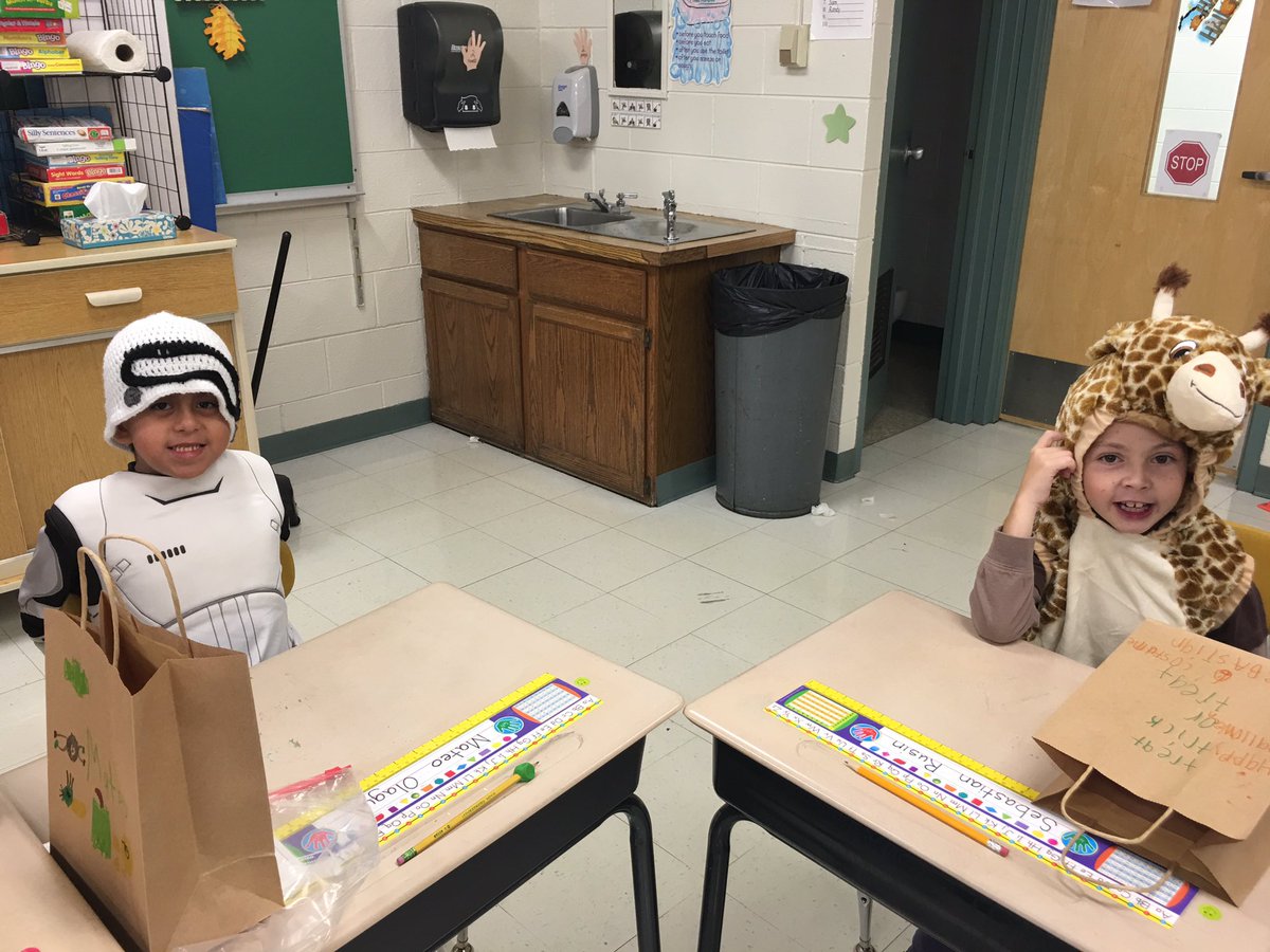 RupleyELS's tweet photo. Happy Halloween from Mrs Nagaro's class! https://t.co/lnMJs0ijbD